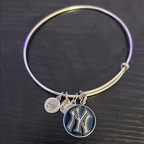 Silver Alex and Ani  New York Yankees Charm Bracelet - Picture 1 of 3